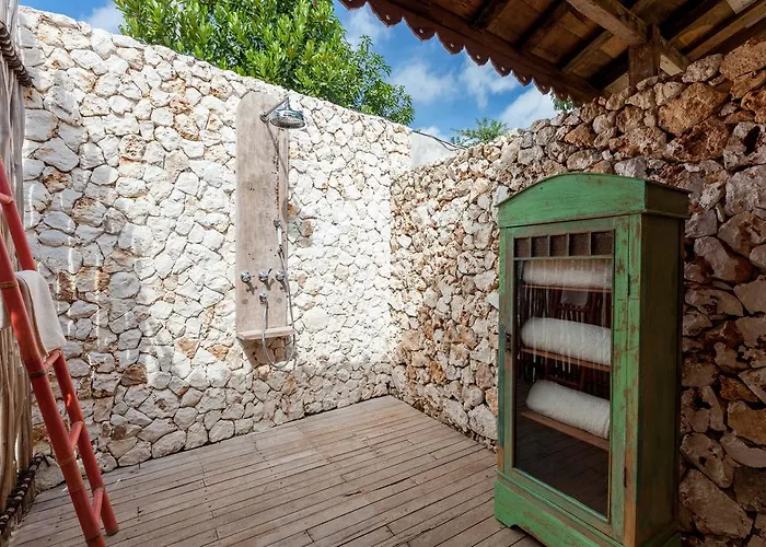 Bingin Dedaren 4 Bedrooms Villa *