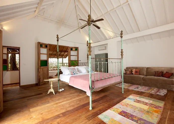 Bingin Dedaren 4 Bedrooms *